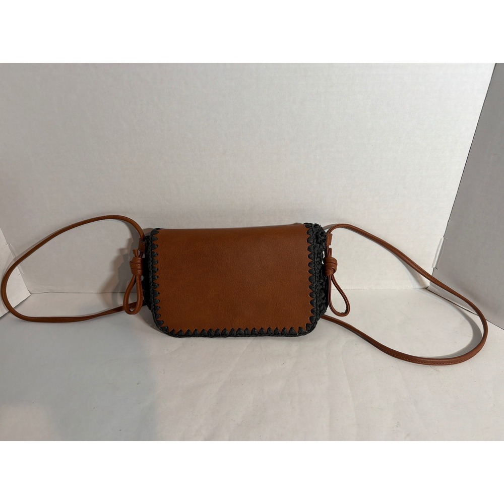 Universal Thread Woven Straw Faux Leather Crossbody Bag Black Brown Whipstitch